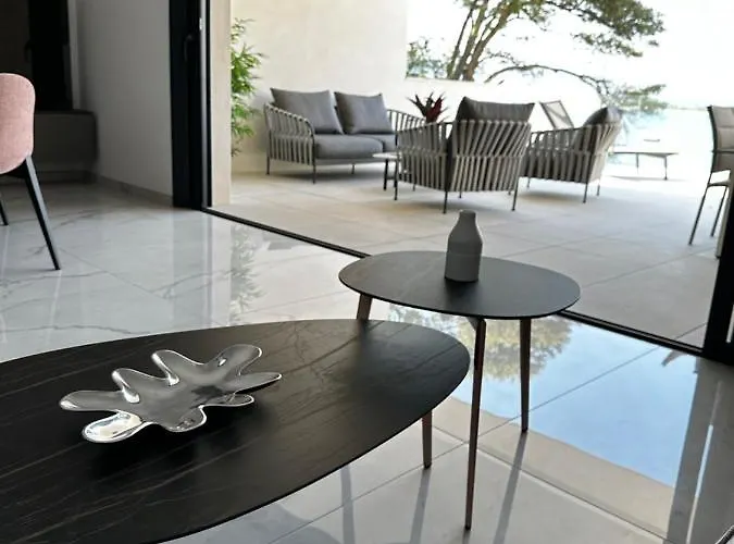 Neuve Le Galatee Pied Dans L'eau Porticcio (Corsica)