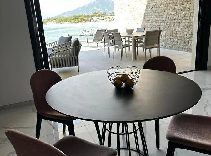 Neuve Le Galatee Pied Dans L'eau Apartment