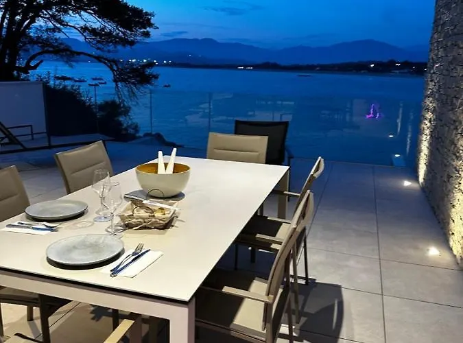 Neuve Le Galatee Pied Dans L'eau *