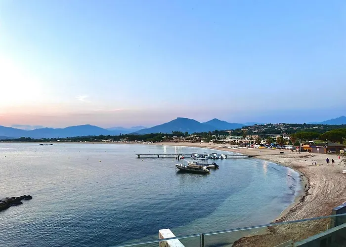 Neuve Le Galatee Pied Dans L'eau * Porticcio (Corsica)
