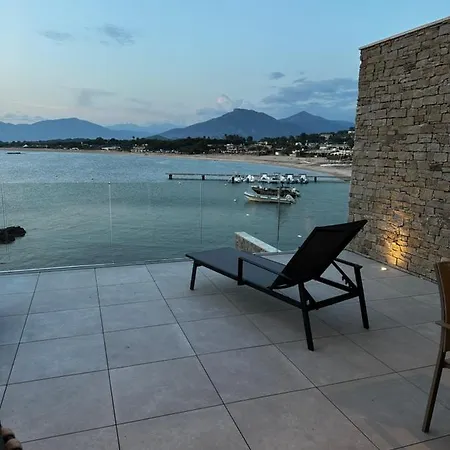 Neuve Le Galatee Pied Dans L'eau Apartmán *