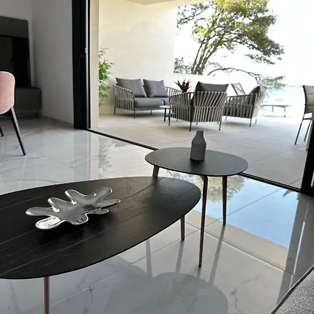 Neuve Le Galatee Pied Dans L'eau Porticcio (Corsica)