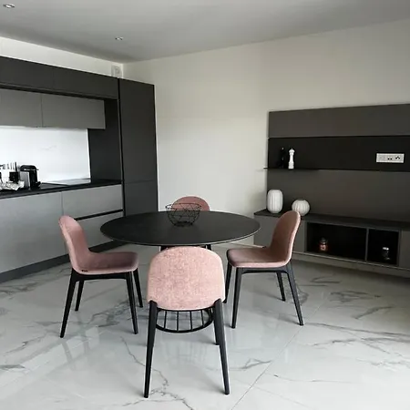 Neuve Le Galatee Pied Dans L'eau Daire