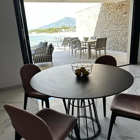 Neuve Le Galatee Pied Dans L'eau Apartmán