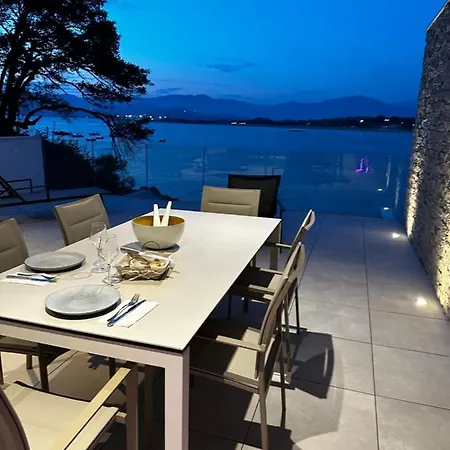 Neuve Le Galatee Pied Dans L'eau *