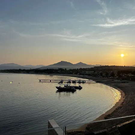 Neuve Le Galatee Pied Dans L'eau Apartmán *