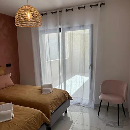 Neuve Le Galatee Pied Dans L'eau *