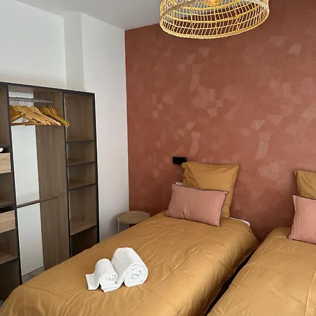 Neuve Le Galatee Pied Dans L'eau