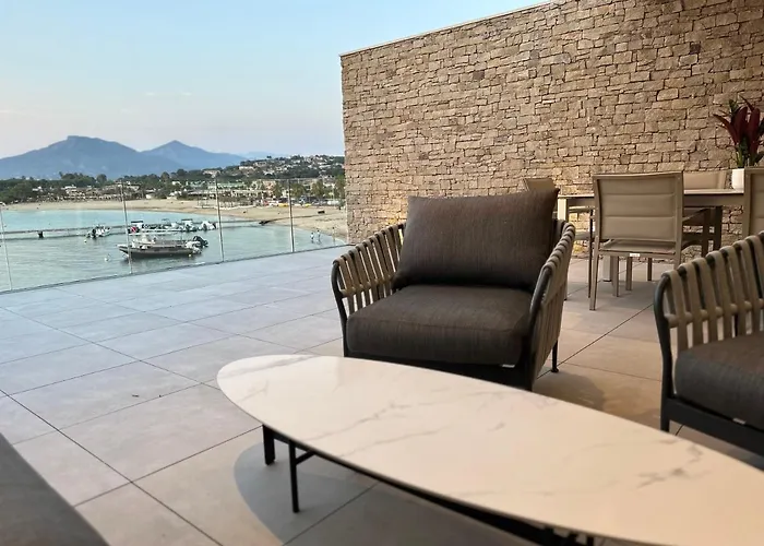 Neuve Le Galatee Pied Dans L'eau Porticcio (Corsica)